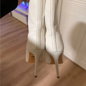 Elegant White Stiletto Boots